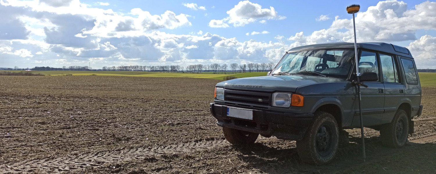 <a href='/pl/geodezja/'><div class='caption-top caption-top-424'><p>GEODEZJA</p></div></a><a href='/pl/geodezja/'><div class='caption-bottom caption-bottom-424'></div></a>